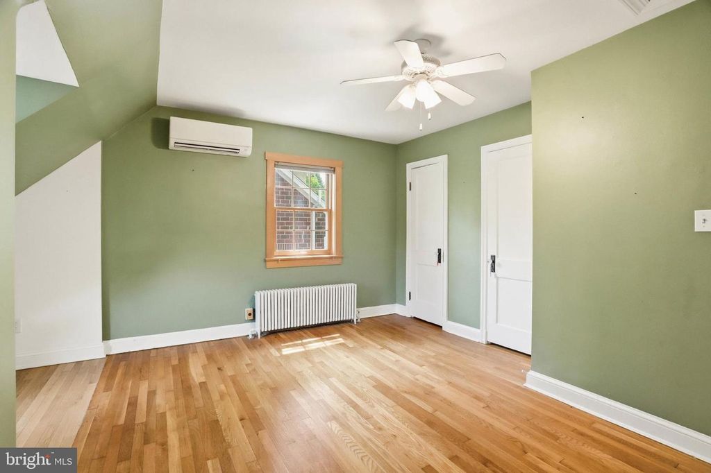 Image 19 of property listing at 4003 OGLETHORPE ST, Hyattsville, MD 20782