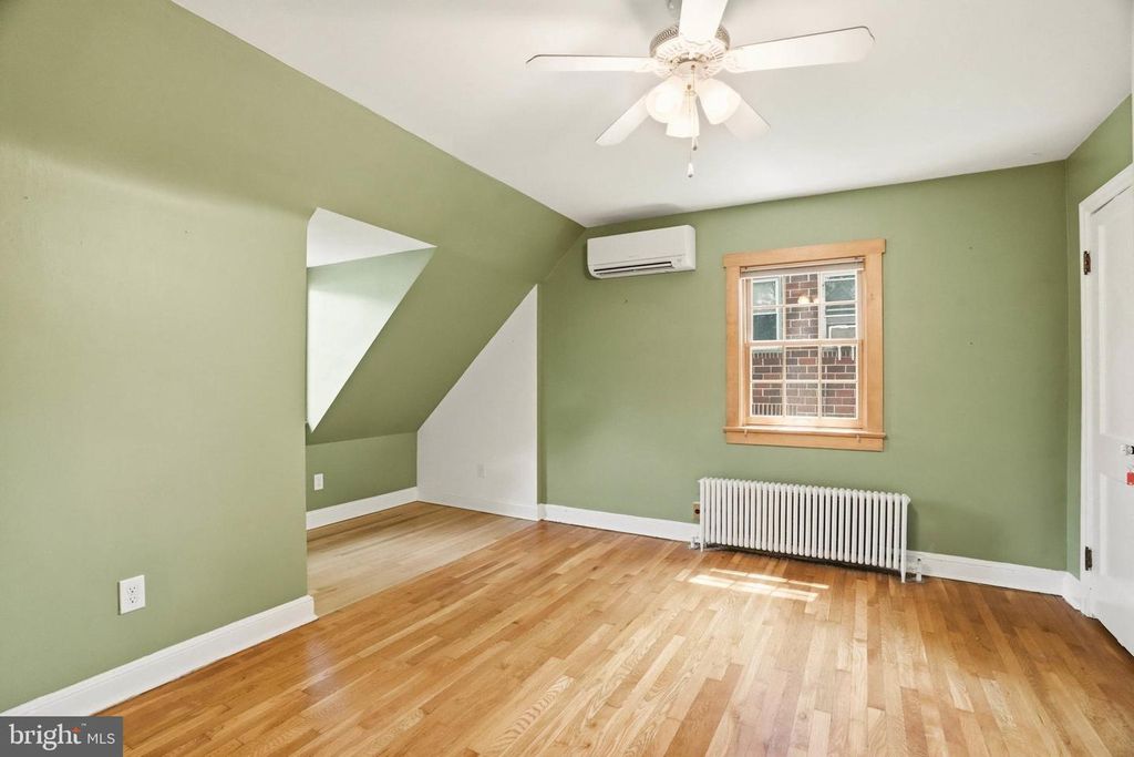 Image 20 of property listing at 4003 OGLETHORPE ST, Hyattsville, MD 20782
