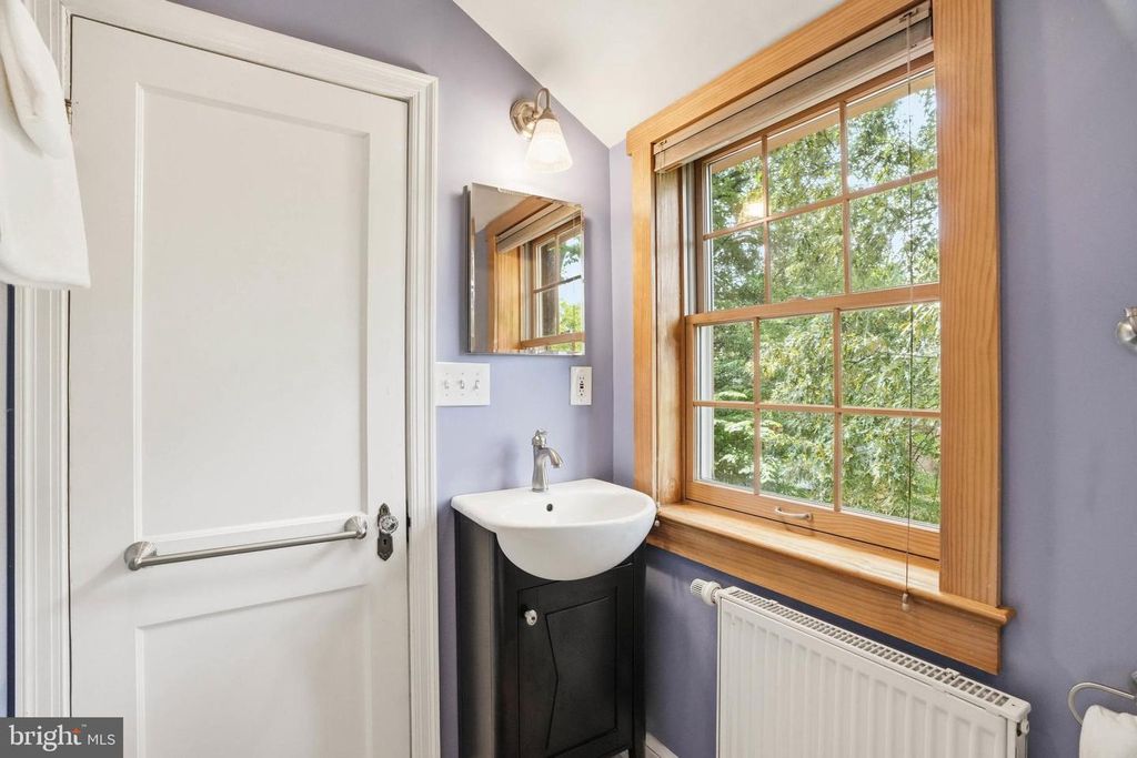Image 24 of property listing at 4003 OGLETHORPE ST, Hyattsville, MD 20782
