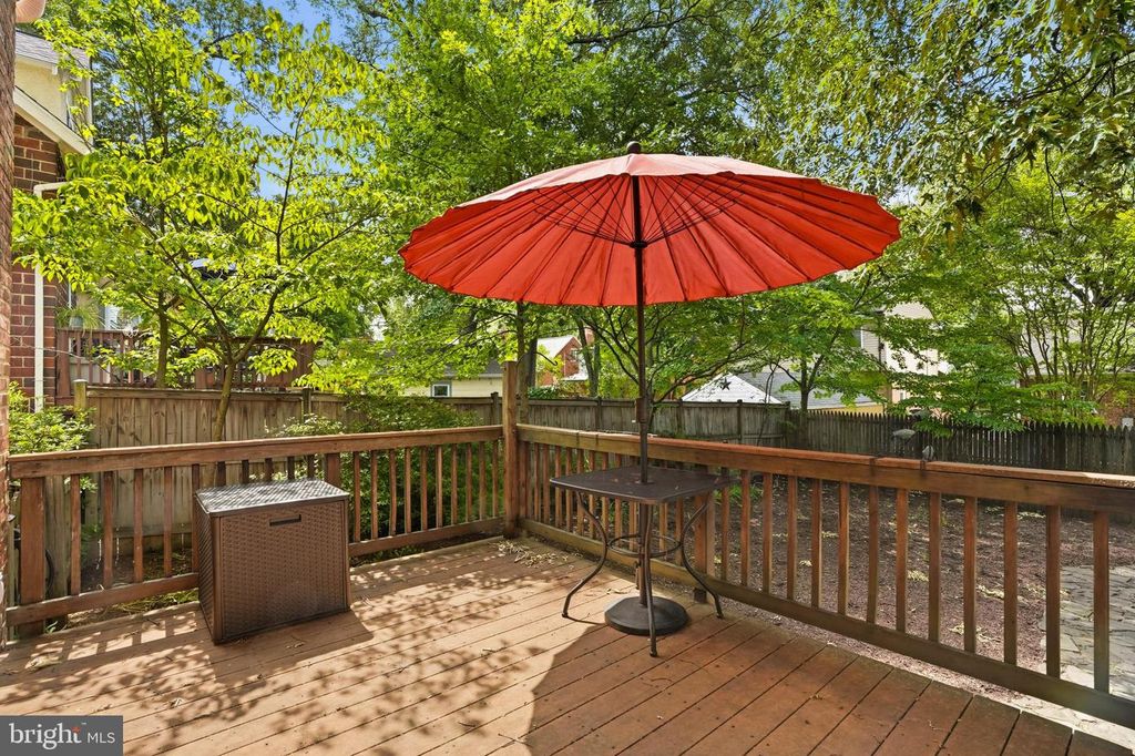 Image 29 of property listing at 4003 OGLETHORPE ST, Hyattsville, MD 20782