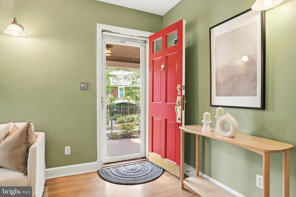 Image 3 of property listing at 4003 OGLETHORPE ST, Hyattsville, MD 20782