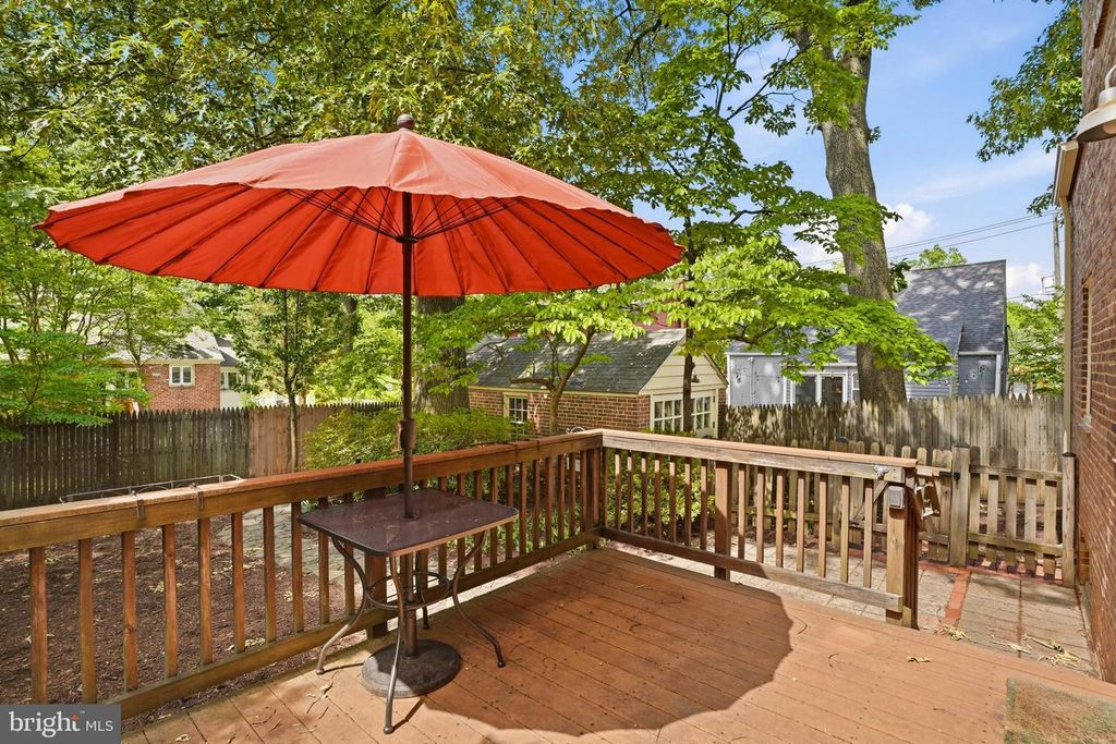 Image 30 of property listing at 4003 OGLETHORPE ST, Hyattsville, MD 20782