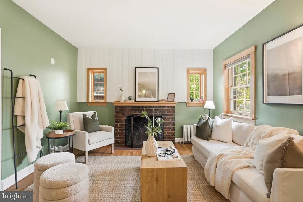 Image 6 of property listing at 4003 OGLETHORPE ST, Hyattsville, MD 20782