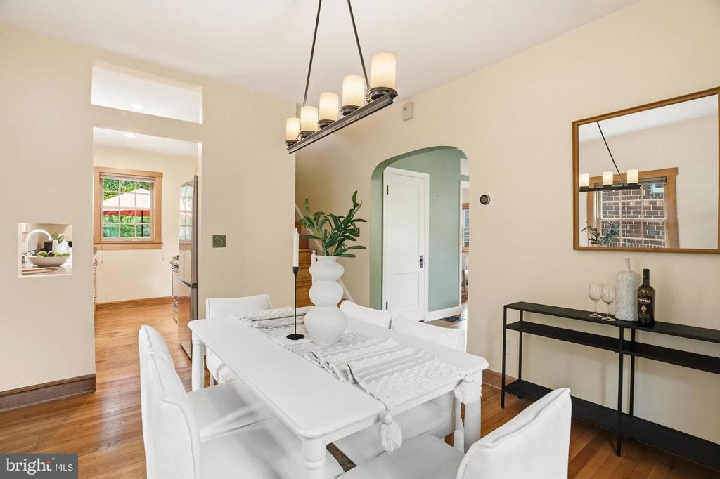 Image 8 of property listing at 4003 OGLETHORPE ST, Hyattsville, MD 20782