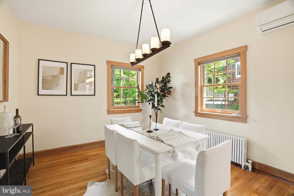 Image 9 of property listing at 4003 OGLETHORPE ST, Hyattsville, MD 20782