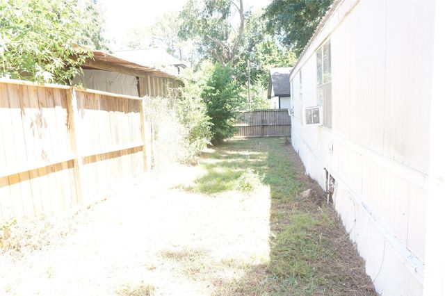 10970 Maywood Street, Willis, TX 77318
