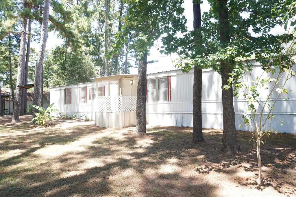 10970 Maywood Street, Willis, TX 77318