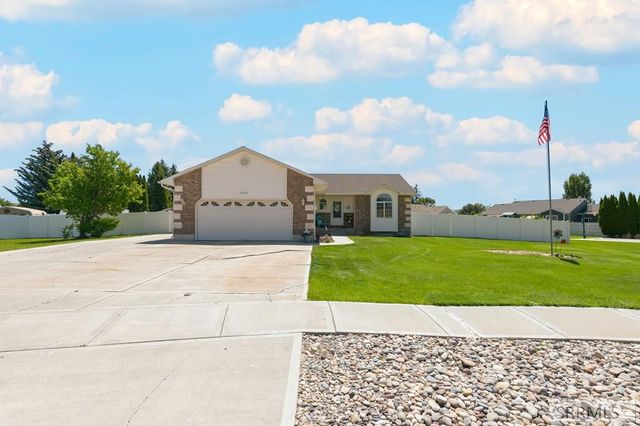 4966 E Camas Creek Circle, Iona, ID 83427