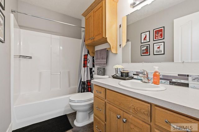 4966 E Camas Creek Circle, Iona, ID 83427