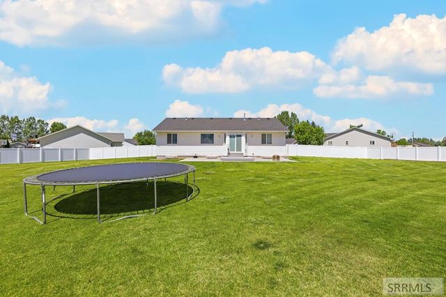 4966 E Camas Creek Circle, Iona, ID 83427