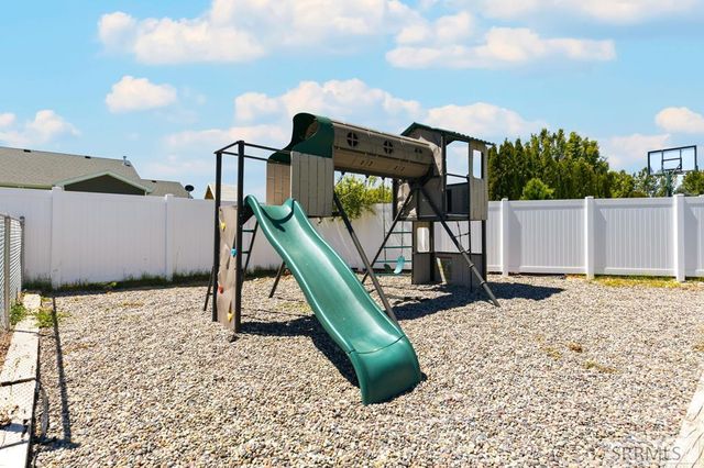 4966 E Camas Creek Circle, Iona, ID 83427