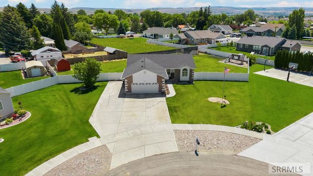 4966 E Camas Creek Circle, Iona, ID 83427