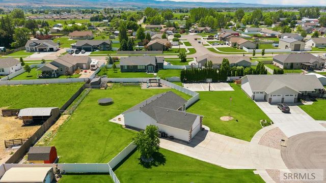 4966 E Camas Creek Circle, Iona, ID 83427