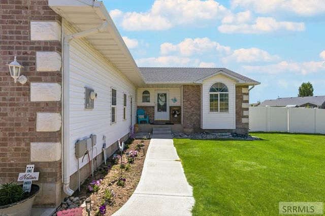 4966 E Camas Creek Circle, Iona, ID 83427