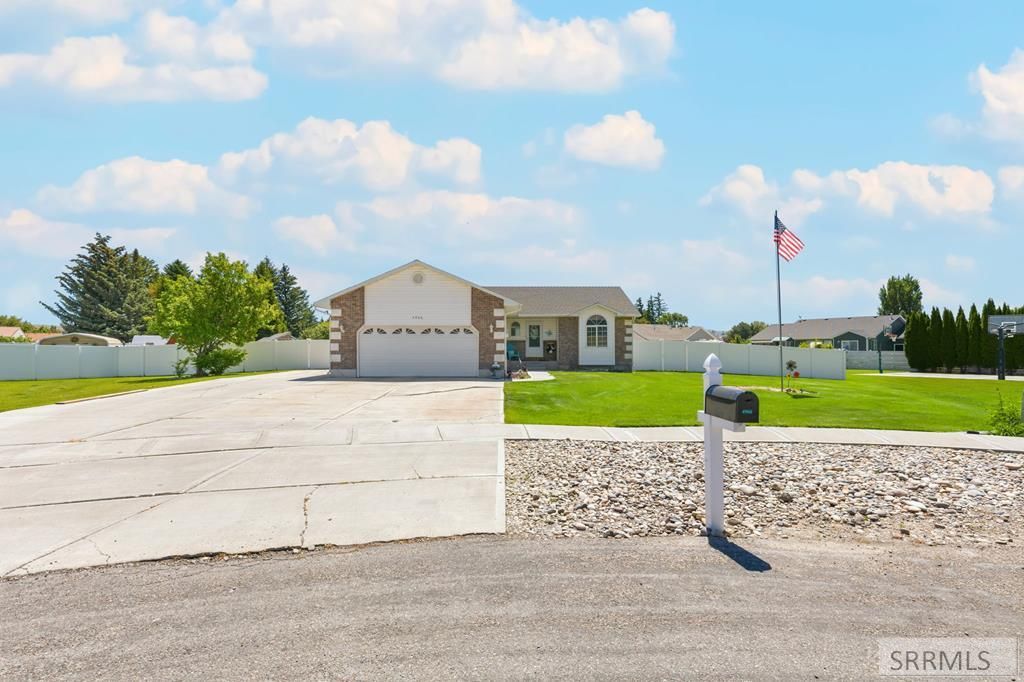 4966 E Camas Creek Circle, Iona, ID 83427