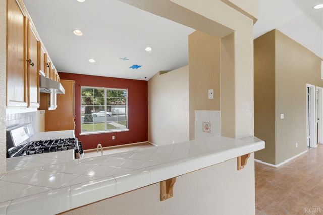 547 Coronado Place, Hanford, CA 93230