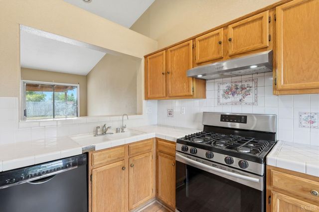547 Coronado Place, Hanford, CA 93230
