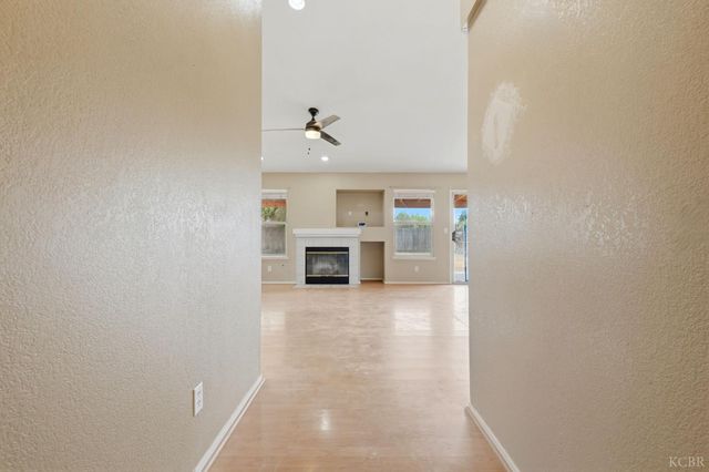 547 Coronado Place, Hanford, CA 93230