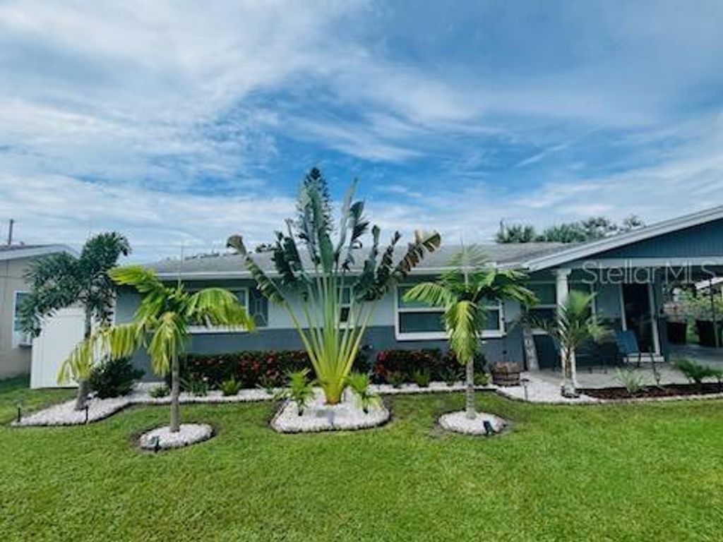 11401 81ST AVENUE, Seminole, FL 33772