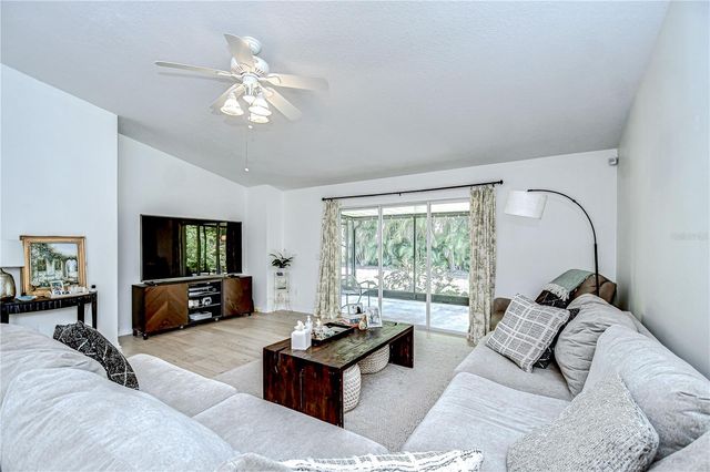 7107 COLONIAL LAKE DR, Riverview, FL 33578