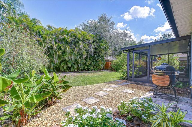 7107 COLONIAL LAKE DR, Riverview, FL 33578