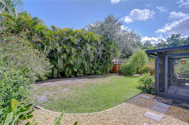 7107 COLONIAL LAKE DR, Riverview, FL 33578