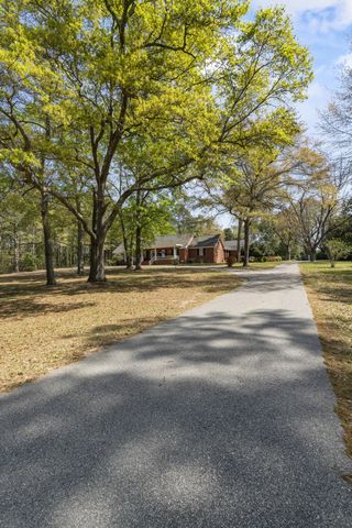 1010 Club Lane, Sumter, SC 29154