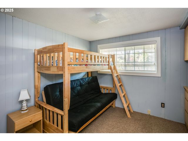 523 2ND St, Gearhart, OR 97138