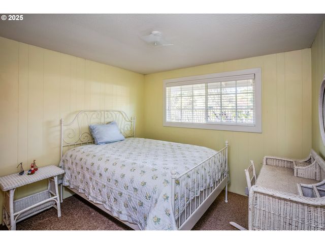 523 2ND St, Gearhart, OR 97138