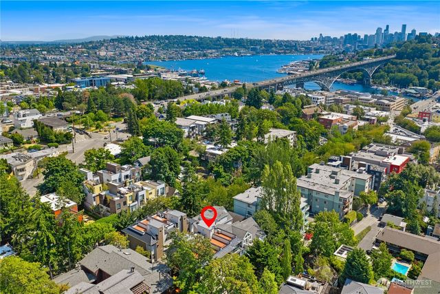 3819 B Fremont Avenue N, Seattle, WA 98103