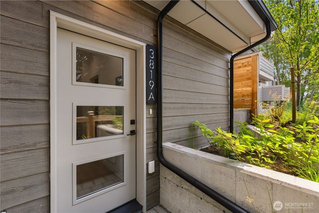 3819 B Fremont Avenue N, Seattle, WA 98103