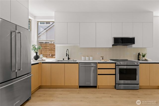 3819 B Fremont Avenue N, Seattle, WA 98103