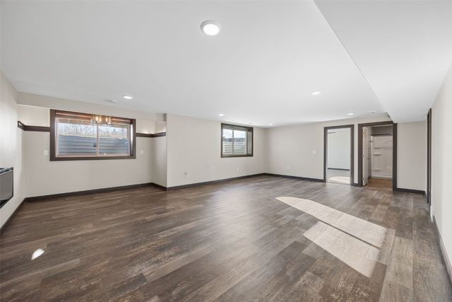 369 Bent Creek Dr, Marion, IA 52302