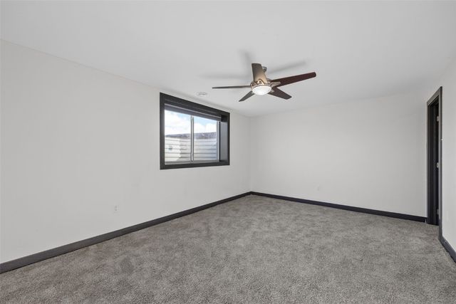 369 Bent Creek Dr, Marion, IA 52302