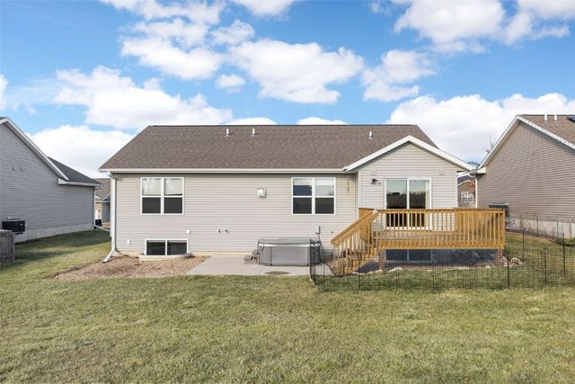 369 Bent Creek Dr, Marion, IA 52302