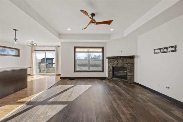 369 Bent Creek Dr, Marion, IA 52302