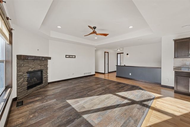 369 Bent Creek Dr, Marion, IA 52302