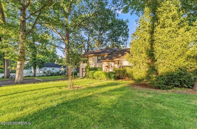 187 Elmwood Road, Oakhurst, NJ 07755