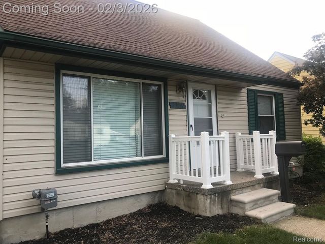 23041 Rosewood Street, Oak Park, MI 48237