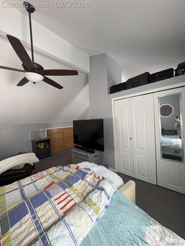 23041 Rosewood Street, Oak Park, MI 48237