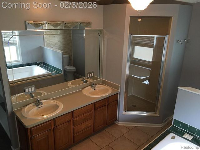 23041 Rosewood Street, Oak Park, MI 48237