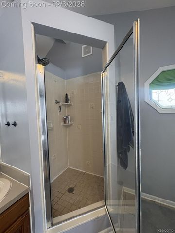 23041 Rosewood Street, Oak Park, MI 48237