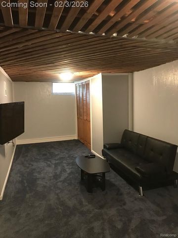 23041 Rosewood Street, Oak Park, MI 48237