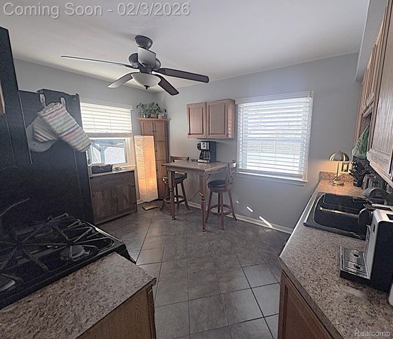 23041 Rosewood Street, Oak Park, MI 48237