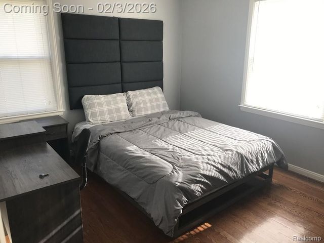 23041 Rosewood Street, Oak Park, MI 48237