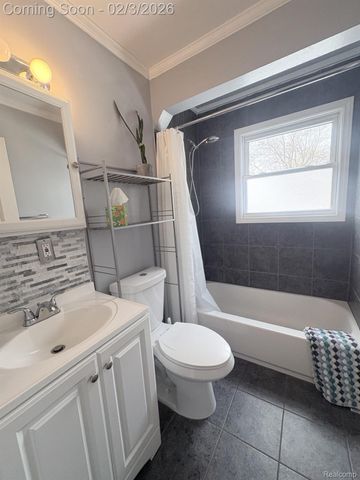 23041 Rosewood Street, Oak Park, MI 48237