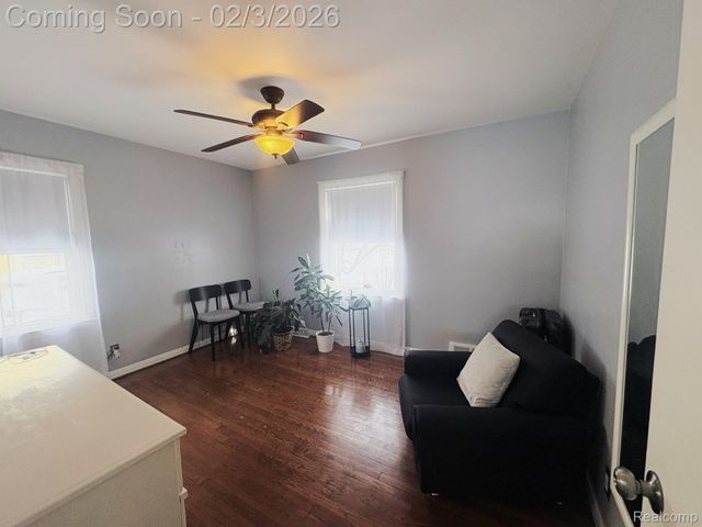 23041 Rosewood Street, Oak Park, MI 48237