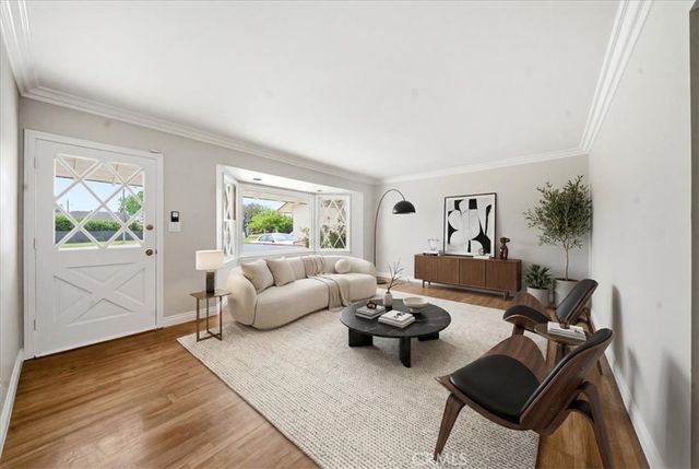 6481 Dos Rios, Downey, CA 90240