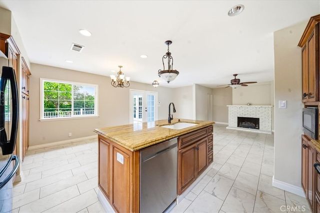 6481 Dos Rios, Downey, CA 90240