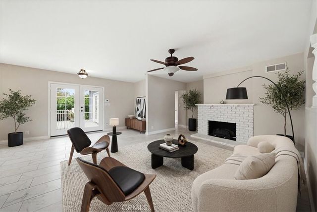 6481 Dos Rios, Downey, CA 90240